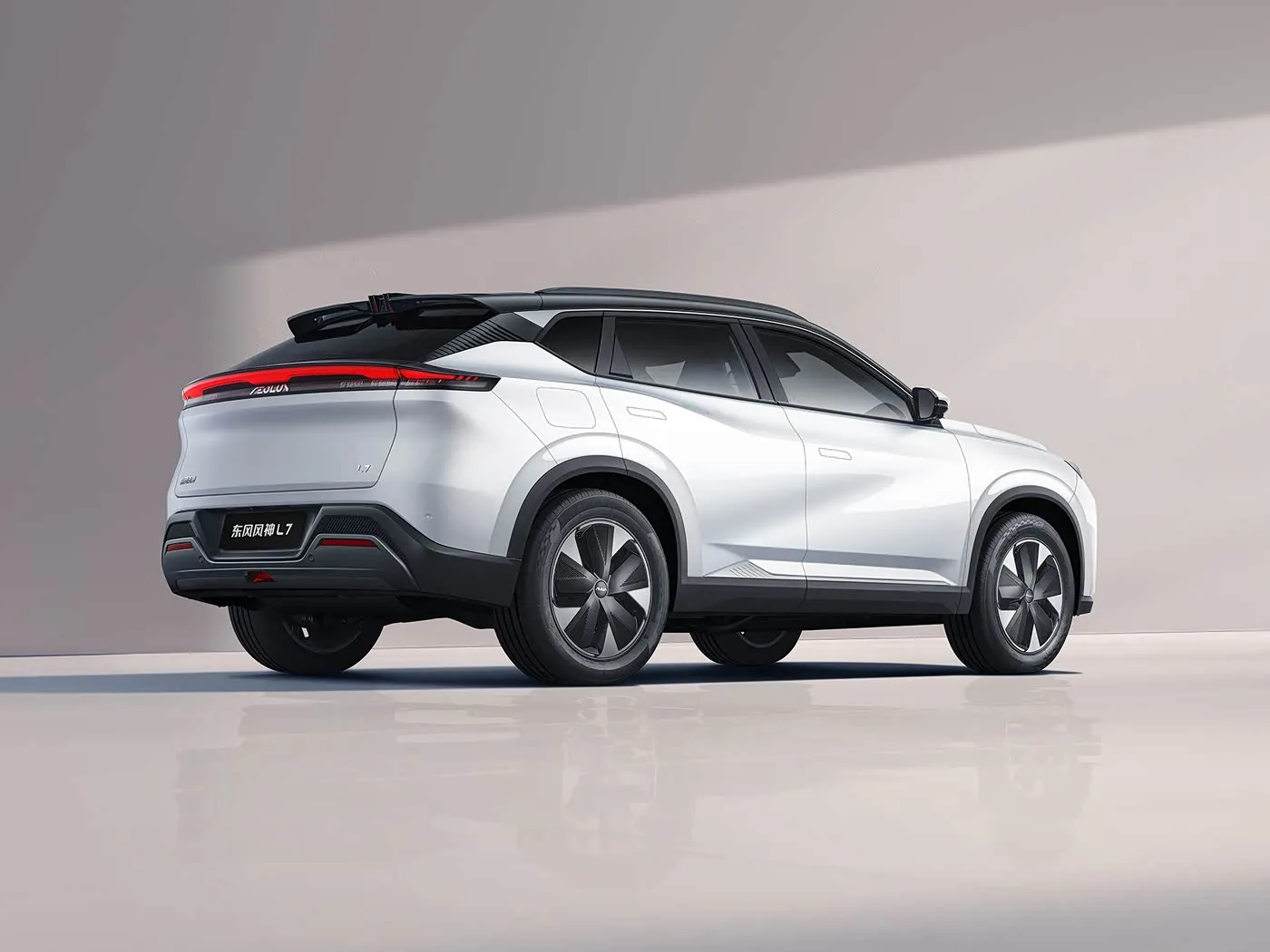 Dongfeng Aeolus L7: EV/PHEV SUV 5 Koltuklu Premium Deri Koltuklara Dokunuyor Uzun menzilli yeni enerji aracı