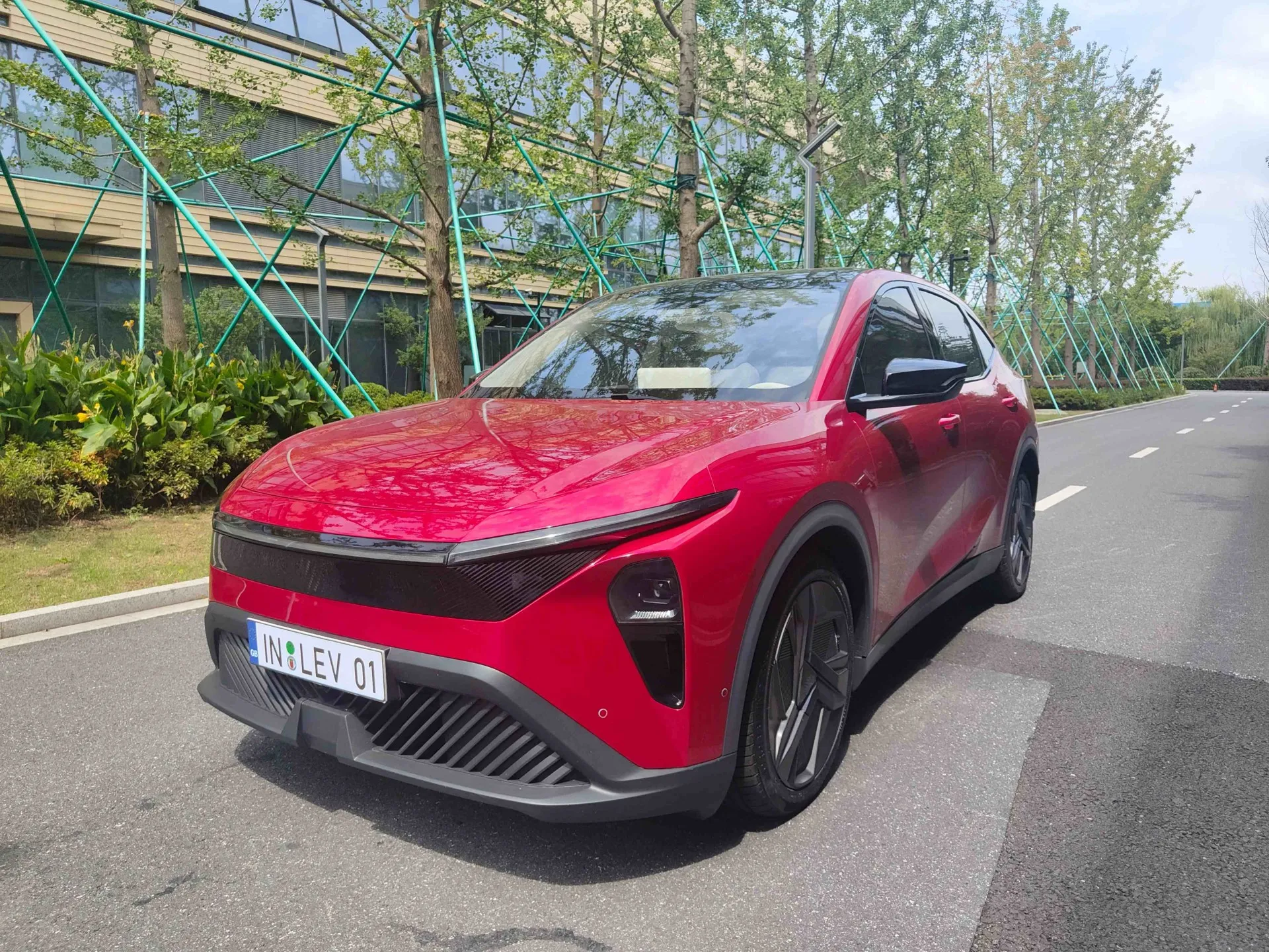 LEV01 SAĞDAN DİREKSİYON SUV YENİ ENERJİ ARAÇ EV Uzun Menzilli Dingil Mesafesi 5 koltuk