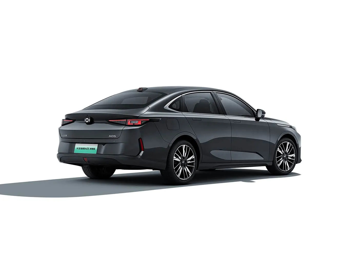 Changan Qiyuan A05 Kompakt EV Araba Hızlı Şarjlı Hibrit EV Motorlu Yeni Enerji Aracı Sol Direksiyon
