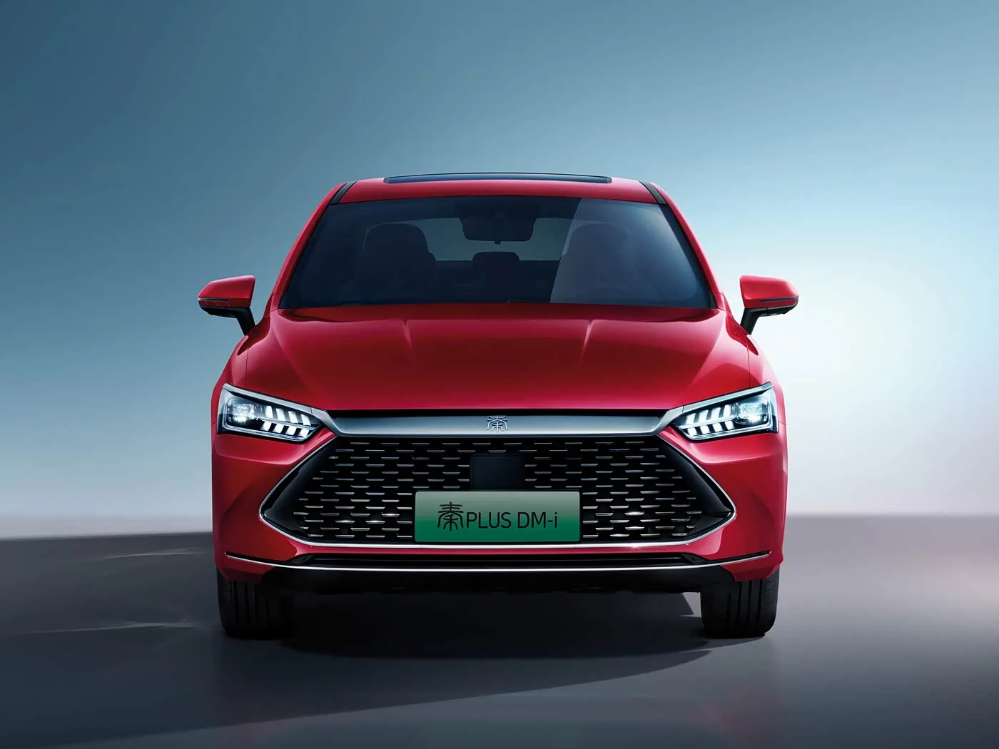 BYD Qing Plus Elektrikli SUV Hibrit Otomobil Yeni Enerji Aracı Geliştirilmiş EV Motor Sol Direksiyon Sedan Arama Motoru için Optimize Edilmiş