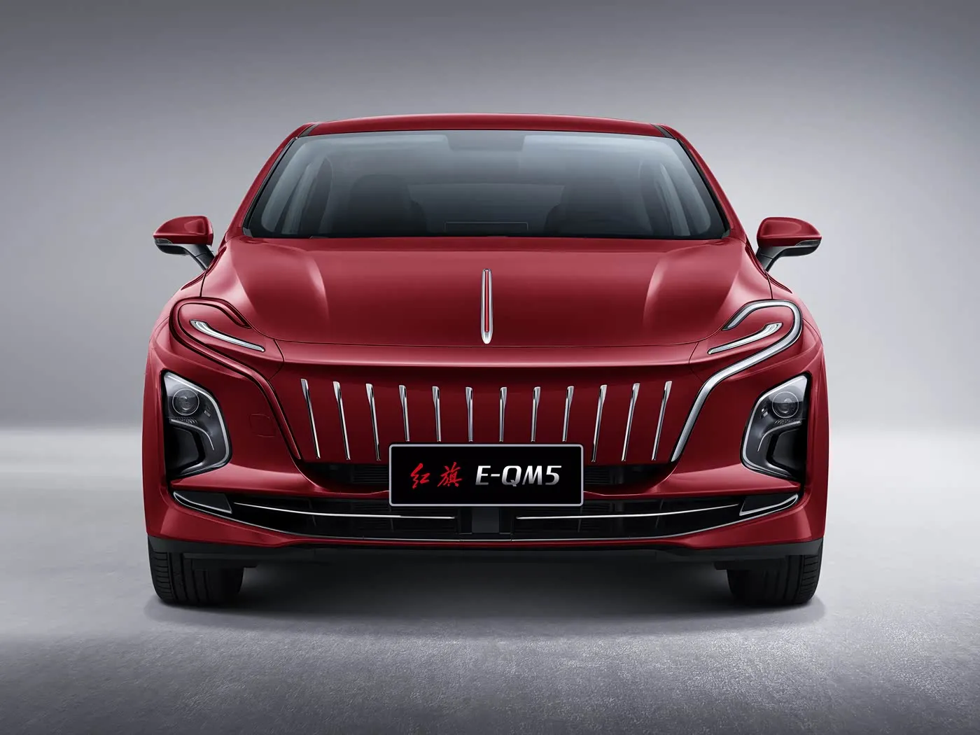 Hongqi E-QM5 Geniş EV Sedan Uzun Dingil Mesafeli Uzun Menzilli Saf Elektrikli yeni enerji aracı