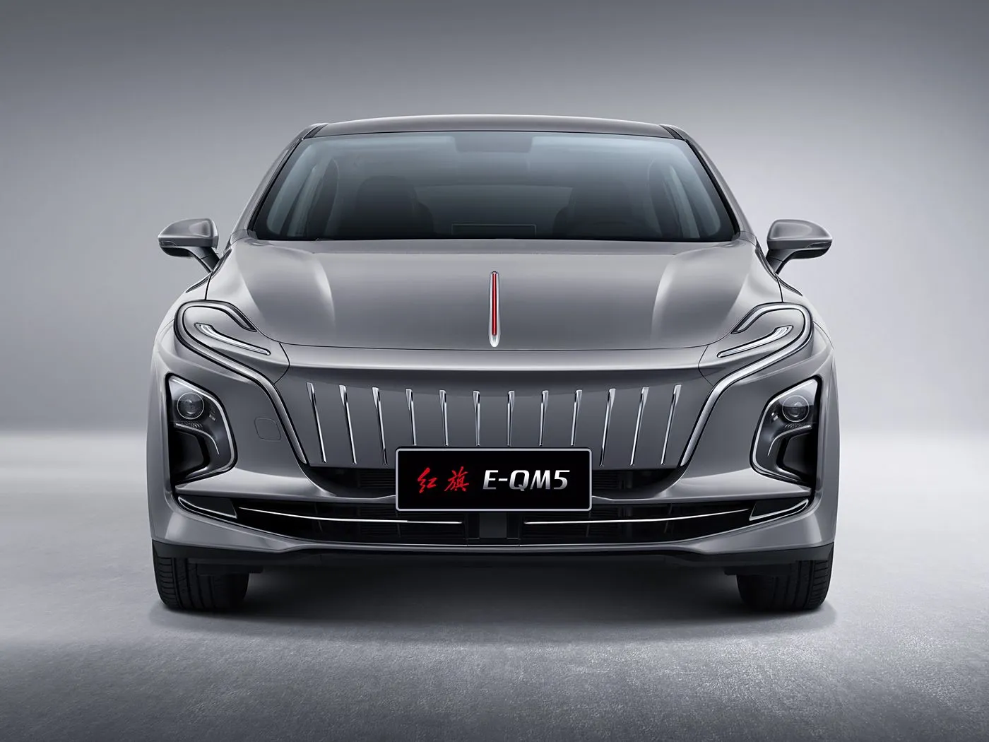 Hongqi E-QM5 Geniş EV Sedan Uzun Dingil Mesafeli Uzun Menzilli Saf Elektrikli yeni enerji aracı