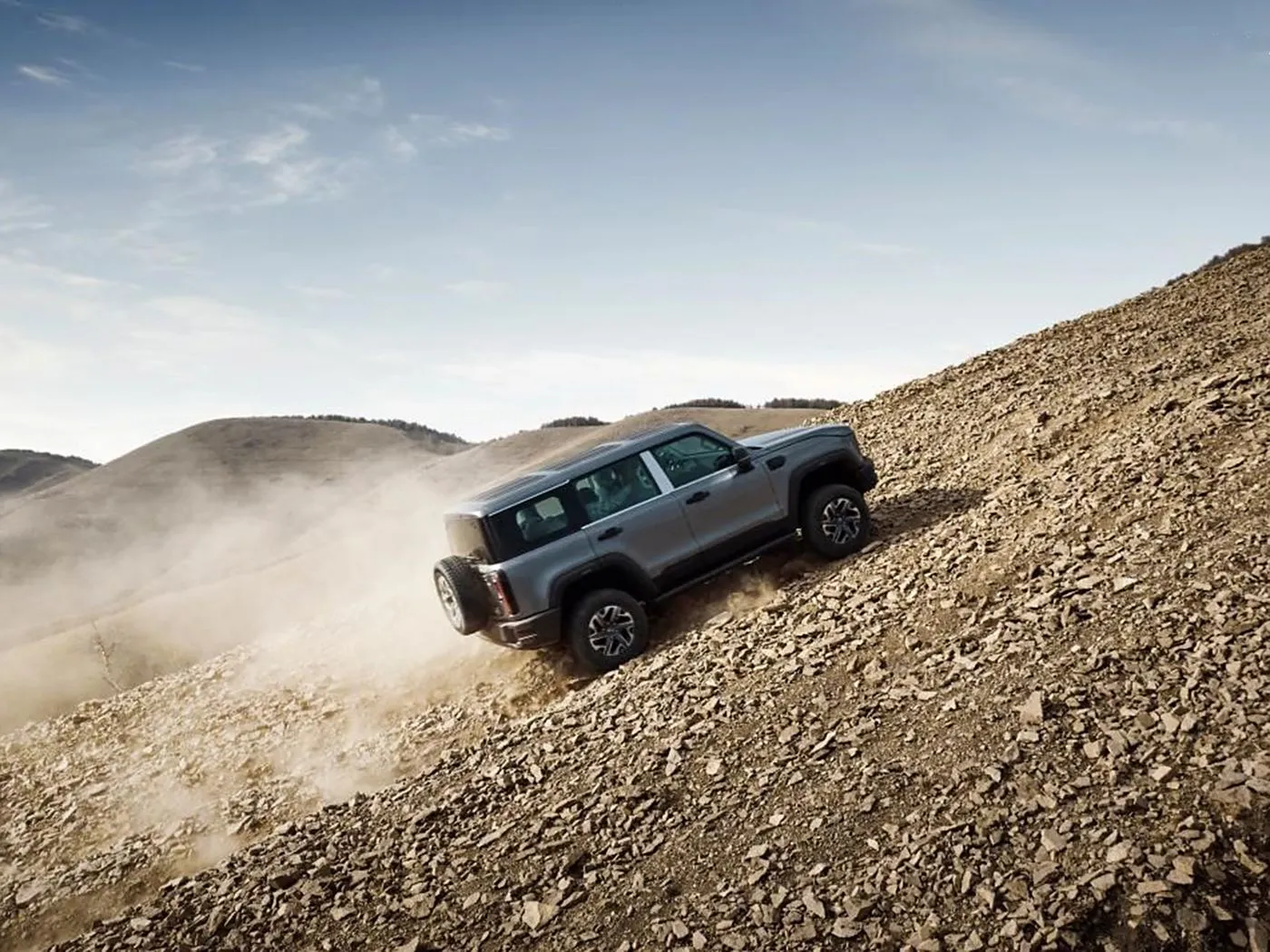 Pekin Off-Road BJ40 Kompakt SUV 4WD, 85L Tank ve Panoramik Kamera, uzun Dingil Mesafesi