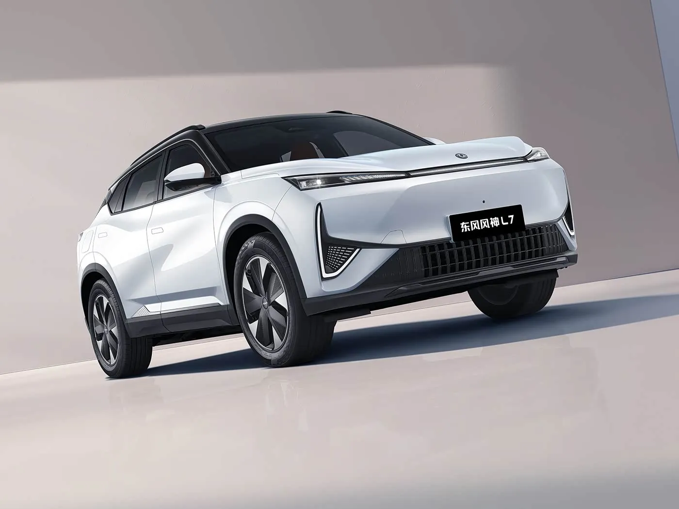 Dongfeng Aeolus L7: EV/PHEV SUV 5 Koltuklu Premium Deri Koltuklara Dokunuyor Uzun menzilli yeni enerji aracı