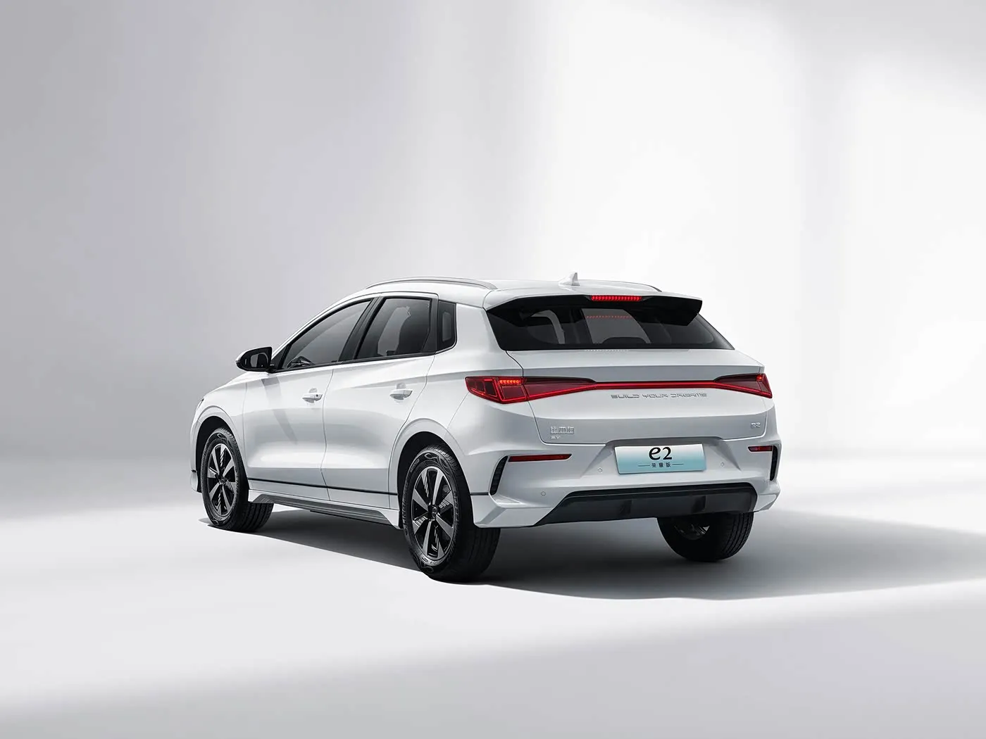 BYD E2 Lüks Elektrikli EV Sedan SUV Hatchback Lityum Pil Motorlu Sol Direksiyonlu Araba Çin'in Yeni Enerji Aracı