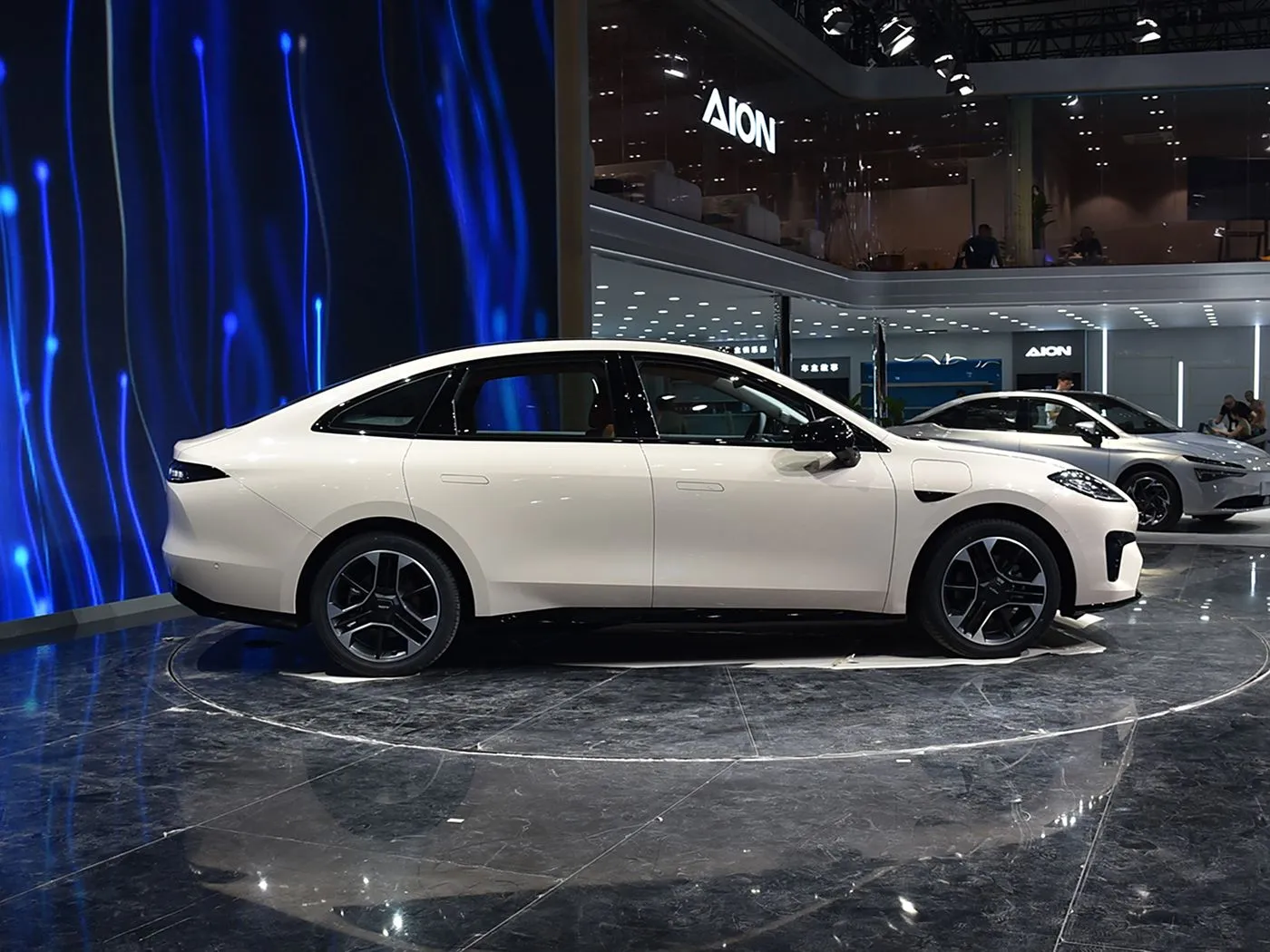 AION RT Elektrikli SUV Soldan Direksiyon Yüksek Hızlı EV Otomatik Vites Kutusu Hibrid Mini Seviye Sedan Yetişkinler için Yeni Enerji Aracı
