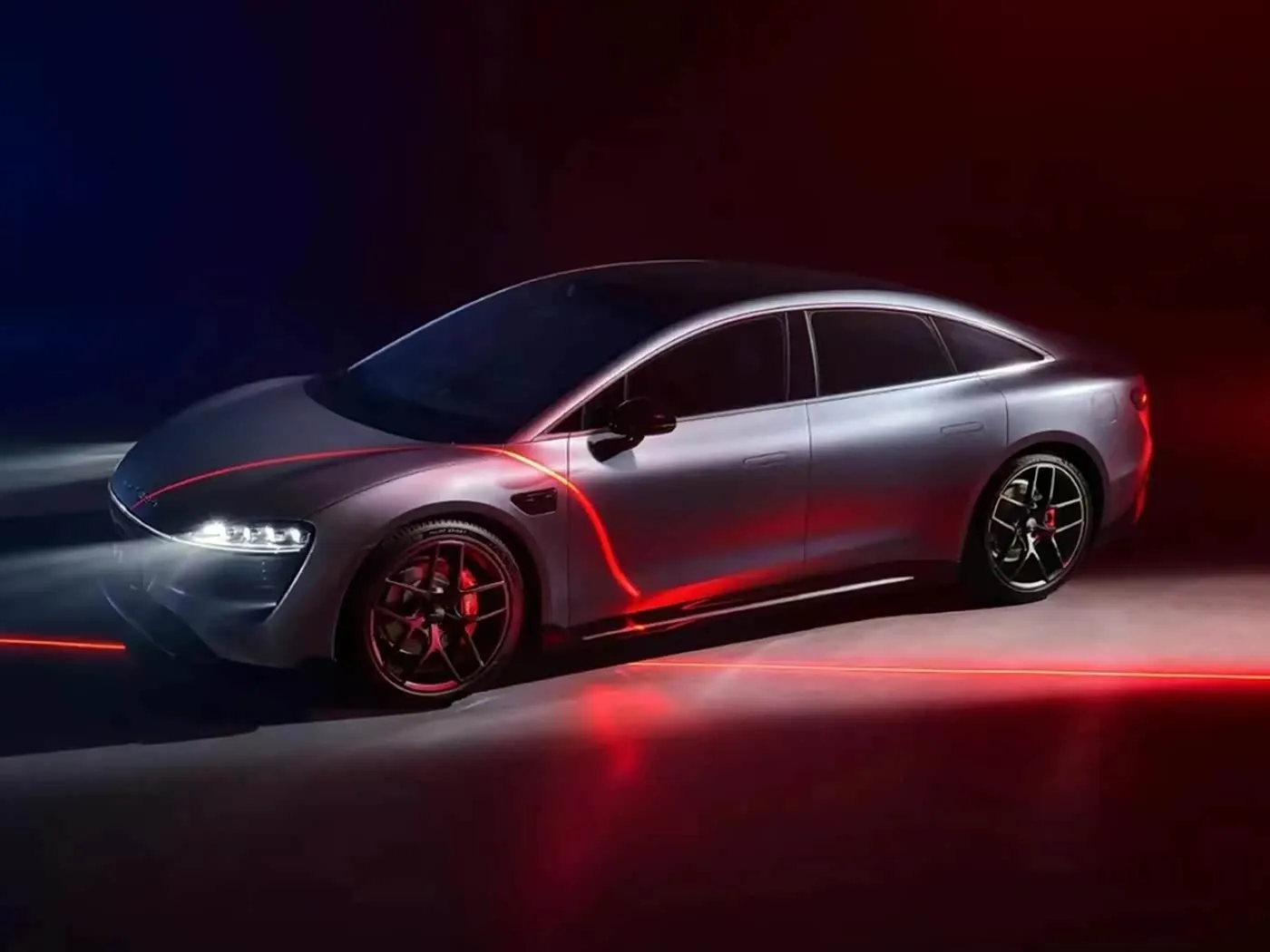 CHERY LUXEED S7 Exeed RWD/AWD 4 Kapılı ve 5 Koltuklu Lüks Elektrikli Yeni Enerji Aracı