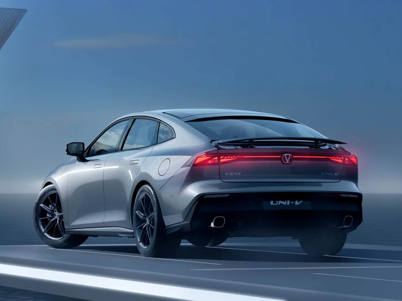 Changan UNI V Sport Edition Otomatik Sedan Yeni FWD R18 Lastikler ACC Cruise Euro VI Koyu Kaplamalı Deri İç Mekan Sol Direksiyon