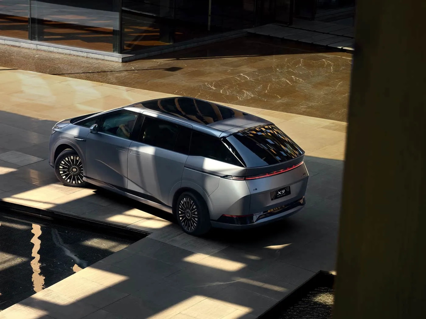 Xpeng X9 Uzun Menzilli MPV SUV Saf Elektrikli Sol Direksiyon Rekabetçi Fiyatlı Yeni Enerji Aracı
