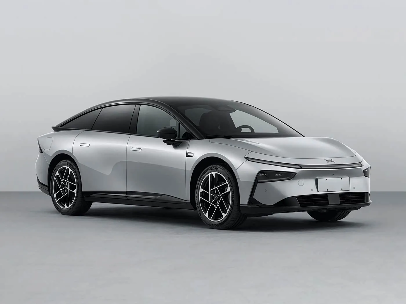 Limited Edition EV XPENG P7+ 5-Seat Pure Electric Hatchback New Design Left Steering 685Km Max Speed New Energy Vehicle