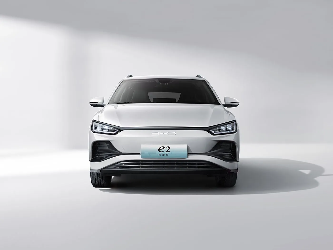 BYD E2 Lüks Elektrikli EV Sedan SUV Hatchback Lityum Pil Motorlu Sol Direksiyonlu Araba Çin'in Yeni Enerji Aracı