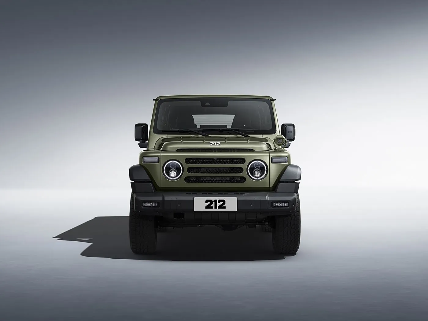2025 BAIC 212 T01 Sağlam 4WD Kompakt SUV Benzinli/Dizel 8AT ve Deri İç Isıtmalı Deri Direksiyon Uzun Dingil Mesafesi
