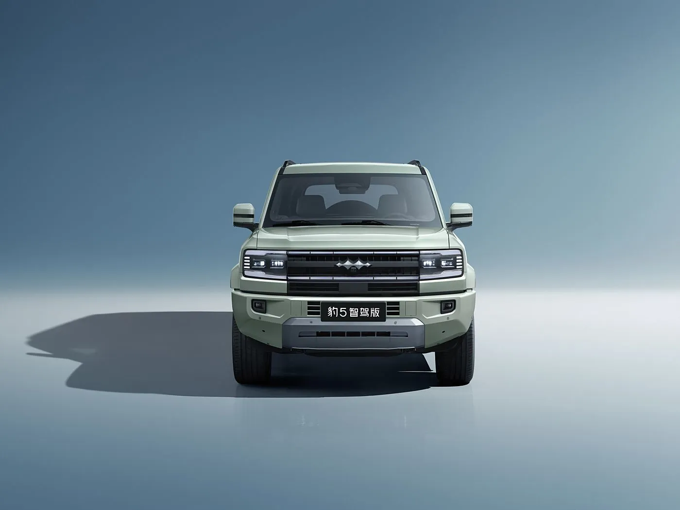 Premium BYD Leopard 5 Hibrit PHEV Off-Road SUV, 15,6" Ekranlı 4x4 Çekişli 4WD 83L Yakıt Deposu