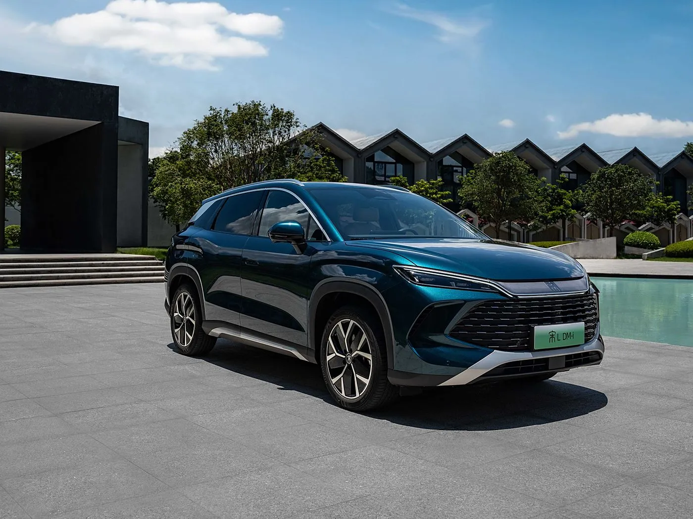BYD Song L DM-i Kompakt PHEV SUV Uzun Menzilli, yüksek hızlı yeni enerji aracı DiPilot 2.0 Isıtmalı Koltuklar 360° Panoramik Kamera