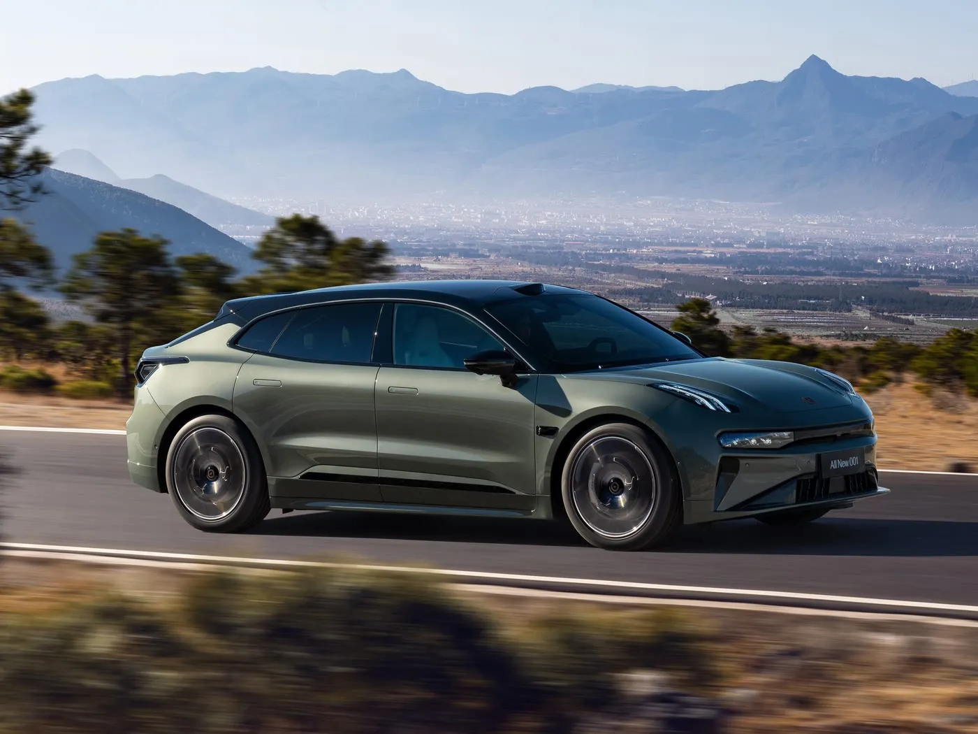 Zeekr 001 Elektrikli 5 Koltuklu Hatchback Yüksek Kaliteli 4WD 705 km Uzun Menzilli Yeni Enerji Aracı