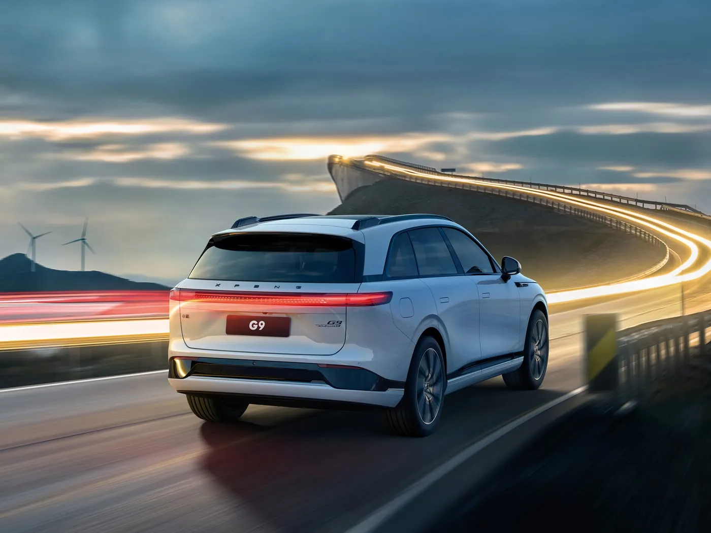 Xpeng G9 Lüks 4 Kapılı 5 Kişilik SUV Elektrikli Araç 4WD Sürüş Moduna Sahip Yeni Enerji MPV Hatchback PHEV Gücü ve EV Motoru Sol