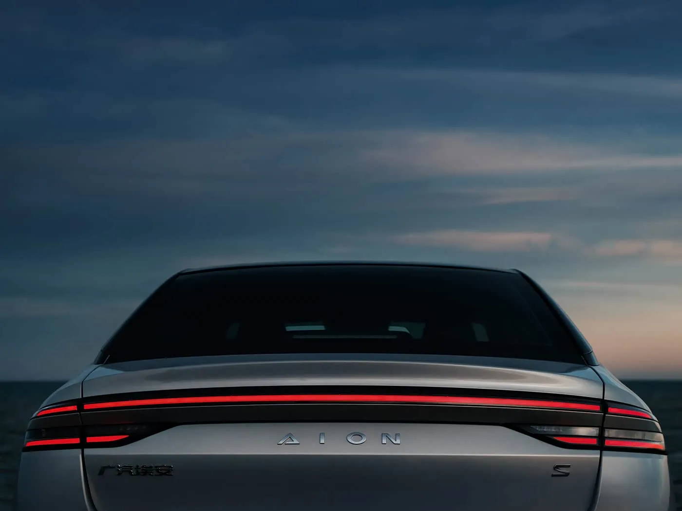 AION RT Elektrikli SUV Soldan Direksiyon Yüksek Hızlı EV Otomatik Vites Kutusu Hibrid Mini Seviye Sedan Yetişkinler için Yeni Enerji Aracı