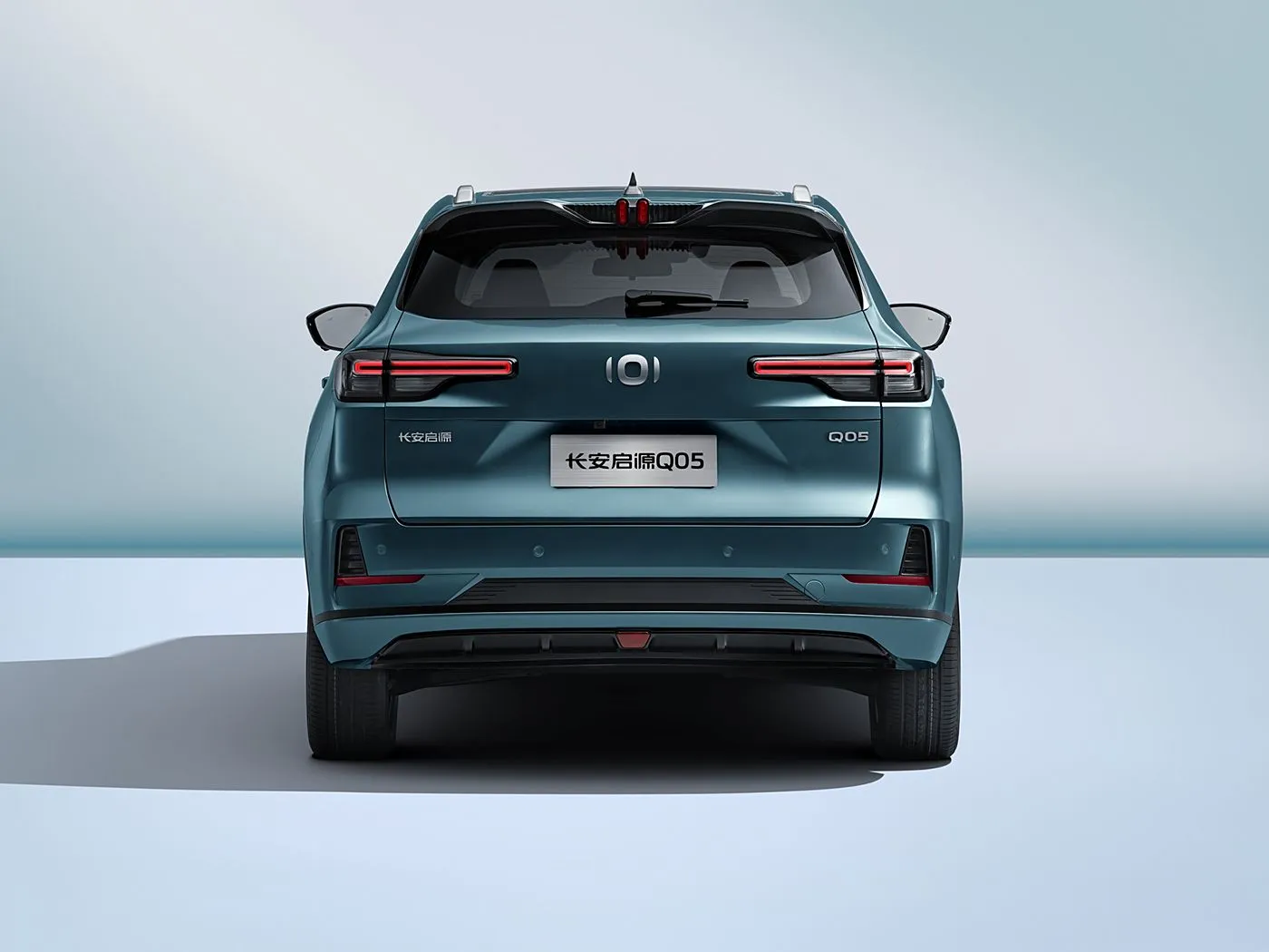 Changan NEVO Q05 Hibrit Elektrikli SUV Uzun Menzilli Otomatik Şanzıman 5 Kapılı 5 Koltuklu Deri İç Sol