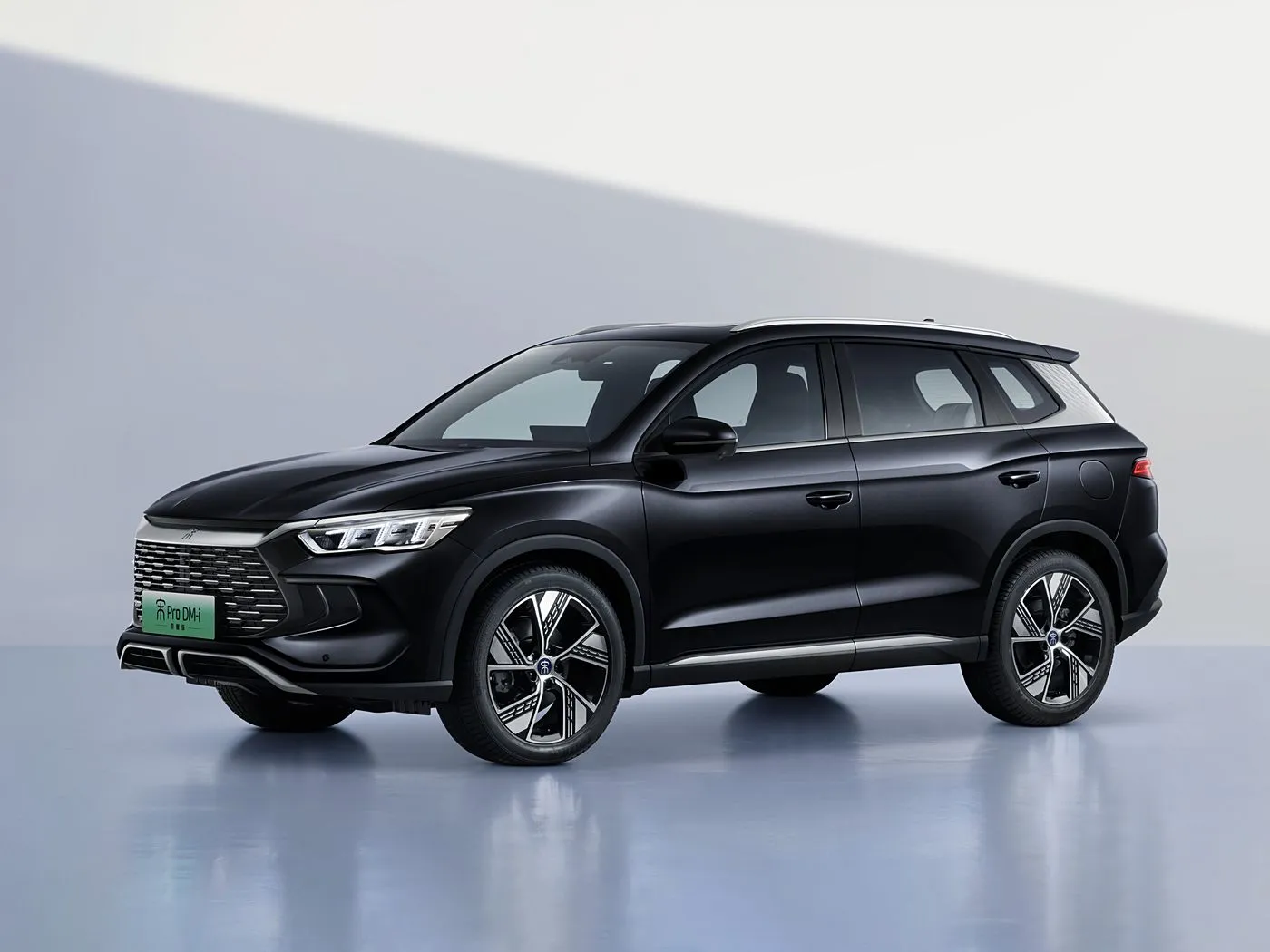 BYD Song Pro DM-i Uzun Menzilli Hibrit YENİ ENERJİ Aracı ile Kompakt PHEV SUV