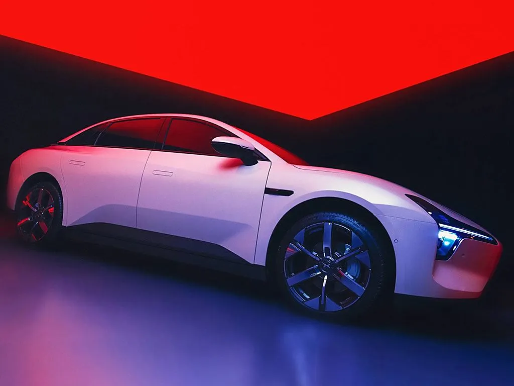 Xiaopeng 2025 Mona M03 Elektrikli Sedan Uzun Menzilli 515km Yeni Enerji Aracı SUV ve Hatchback EV Lityum Pil