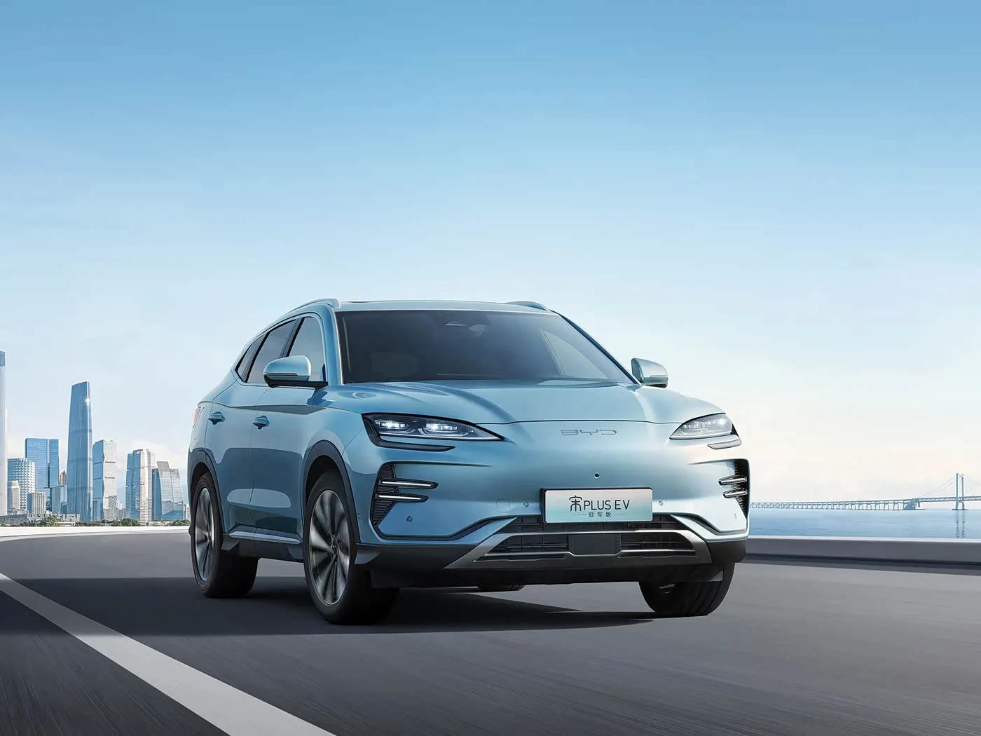 BYD Song Plus SUV Arka Kameralı Otomatik AWD Deri Koltuklar Hibrit Yakıtlı Sol Direksiyon