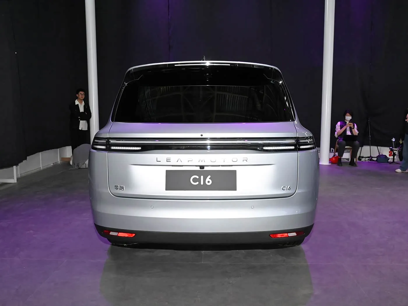 Leapmotor C16 5 Kapılı 6 Kişilik EV SUV 4WD Sürüş Modu Sol Direksiyon Elektrikli ve Hibrit Yakıt Yeni Enerji Otomatik