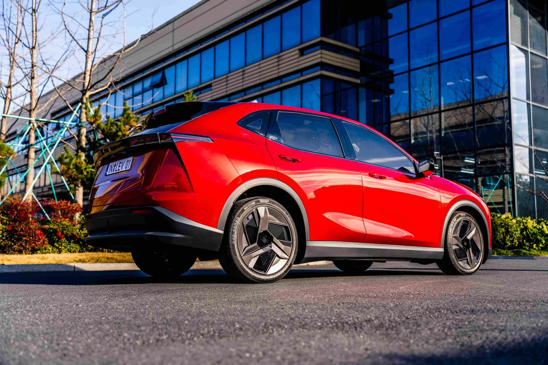 LEV01 SAĞDAN DİREKSİYON SUV YENİ ENERJİ ARAÇ EV Uzun Menzilli Dingil Mesafesi 5 koltuk