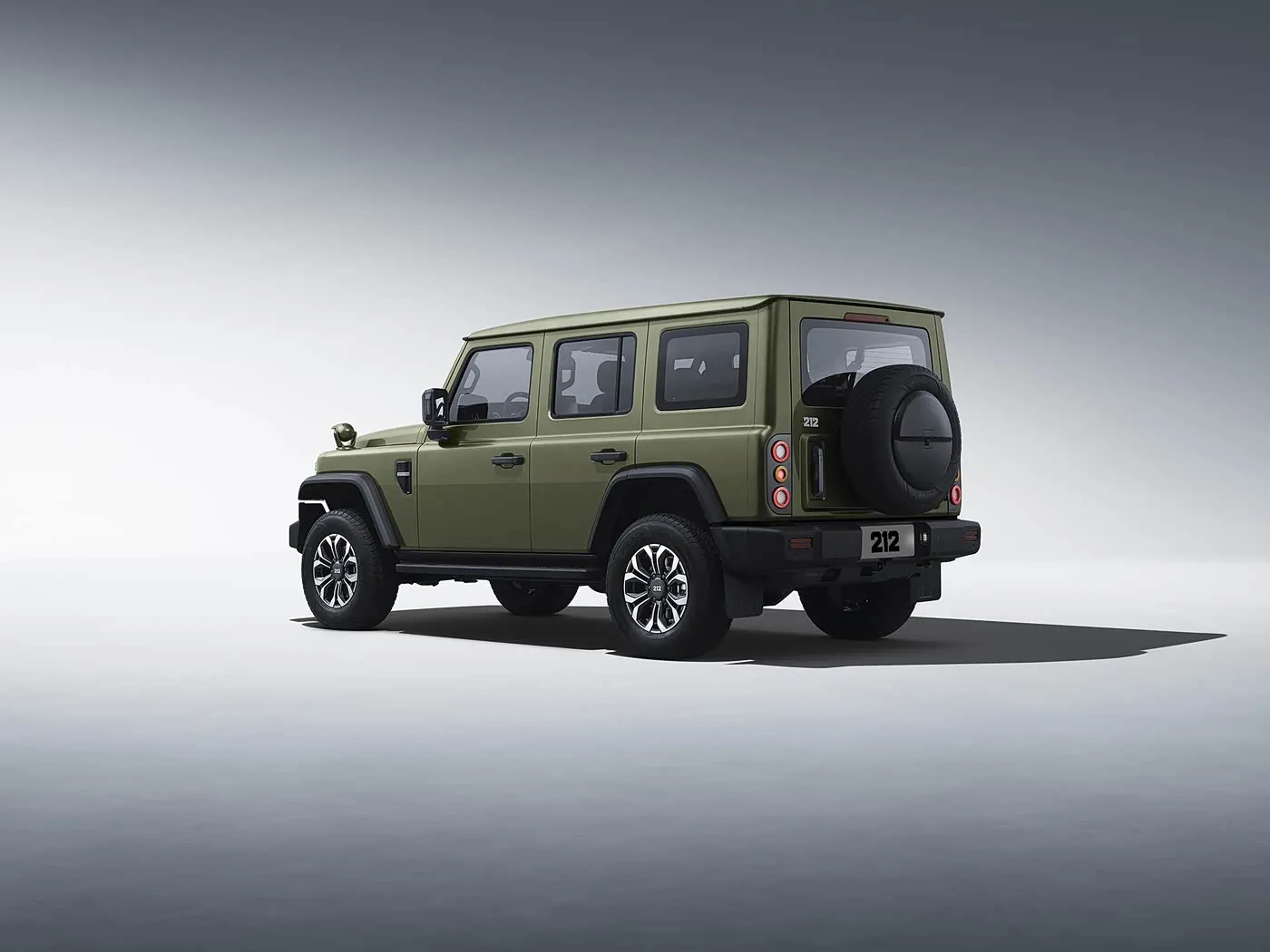 2025 BAIC 212 T01 Sağlam 4WD Kompakt SUV Benzinli/Dizel 8AT ve Deri İç Isıtmalı Deri Direksiyon Uzun Dingil Mesafesi
