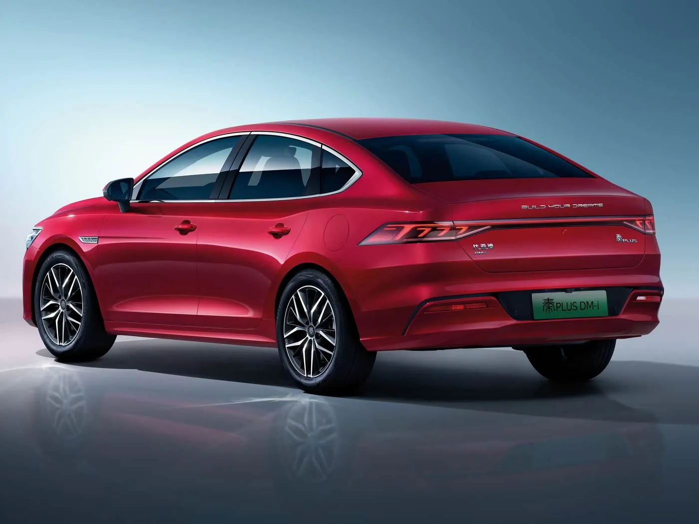 BYD Qing Plus Elektrikli SUV Hibrit Otomobil Yeni Enerji Aracı Geliştirilmiş EV Motor Sol Direksiyon Sedan Arama Motoru için Optimize Edilmiş