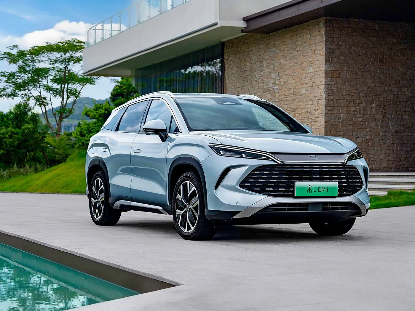BYD Song L DM-i Kompakt PHEV SUV Uzun Menzilli, yüksek hızlı yeni enerji aracı DiPilot 2.0 Isıtmalı Koltuklar 360° Panoramik Kamera