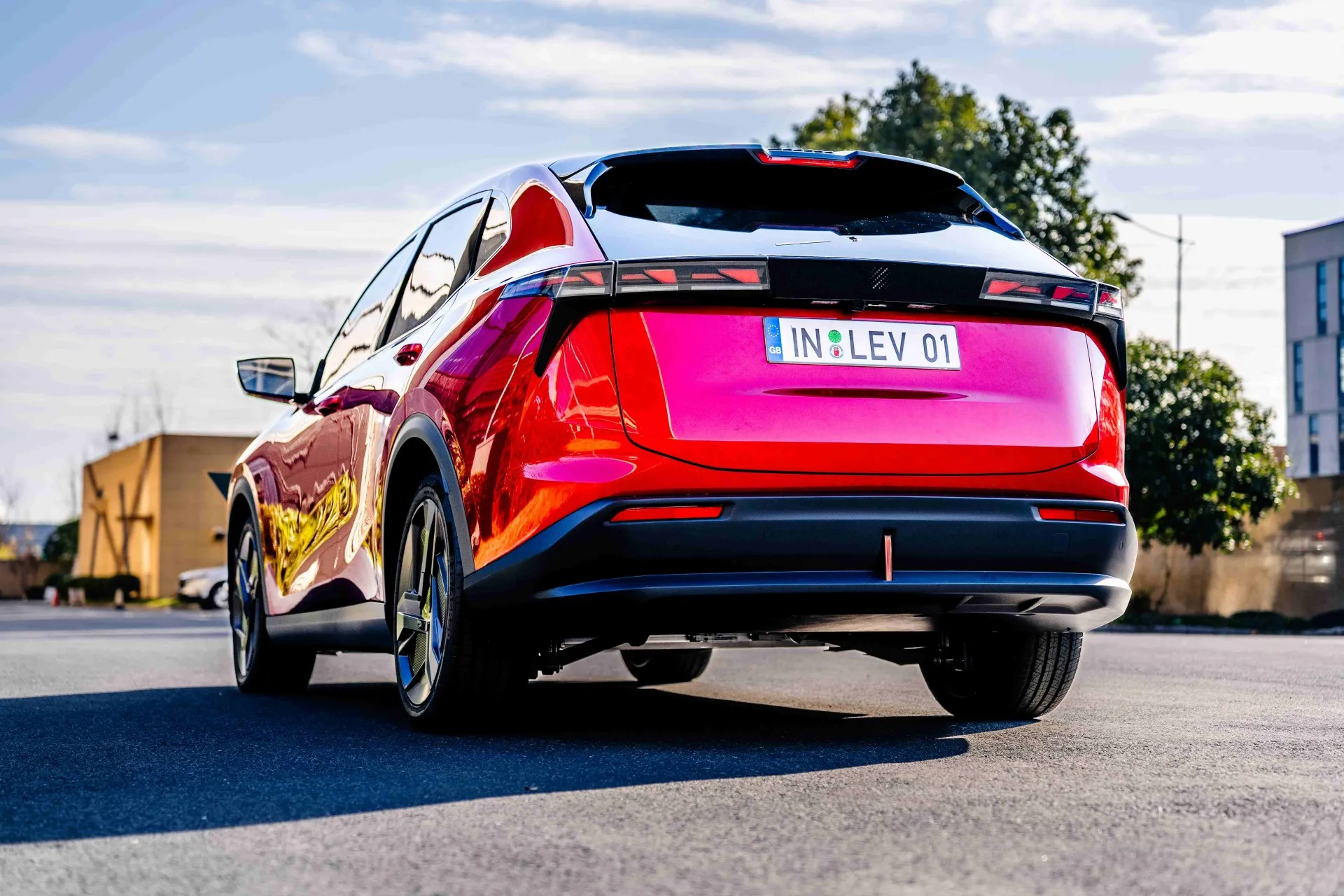 LEV01 SAĞDAN DİREKSİYON SUV YENİ ENERJİ ARAÇ EV Uzun Menzilli Dingil Mesafesi 5 koltuk