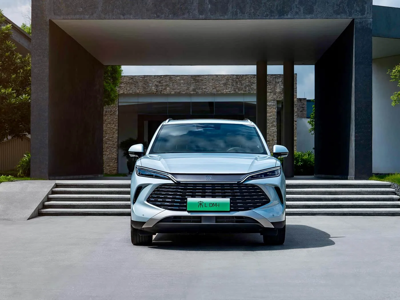 BYD Song L DM-i Kompakt PHEV SUV Uzun Menzilli, yüksek hızlı yeni enerji aracı DiPilot 2.0 Isıtmalı Koltuklar 360° Panoramik Kamera