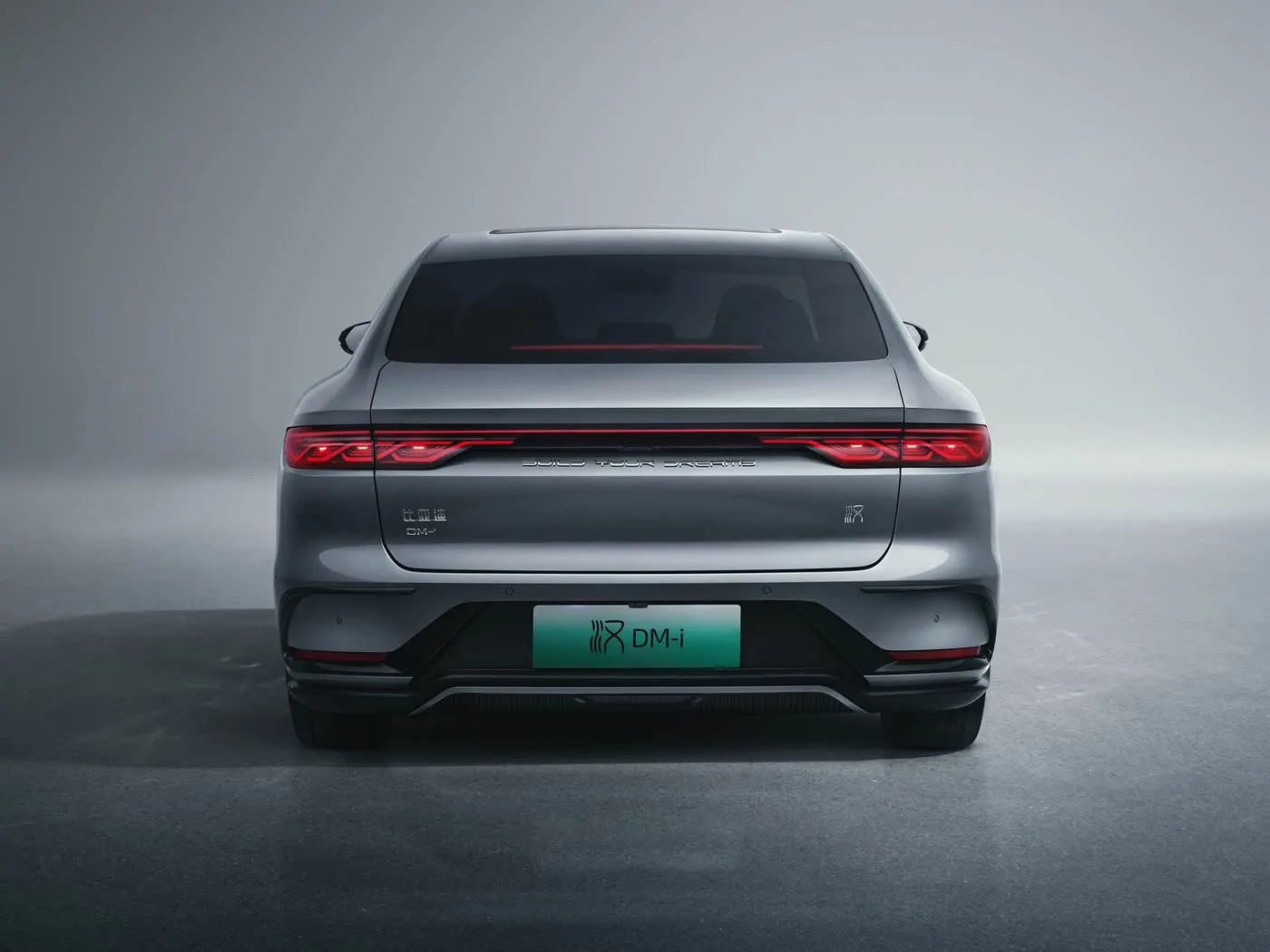 BYD Han EV/DM-i Çift Motorlu Güç ve En Son Teknolojiye Sahip Heyecan Verici Lüks Sedan YENİ ENERJİ