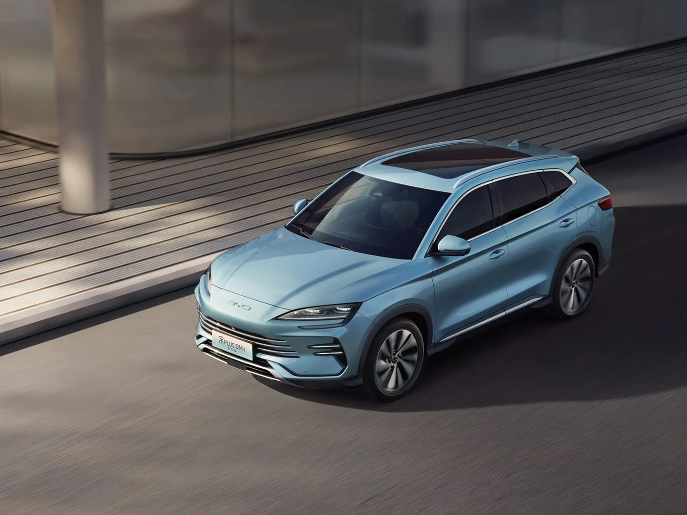 BYD Song Plus SUV Arka Kameralı Otomatik AWD Deri Koltuklar Hibrit Yakıtlı Sol Direksiyon