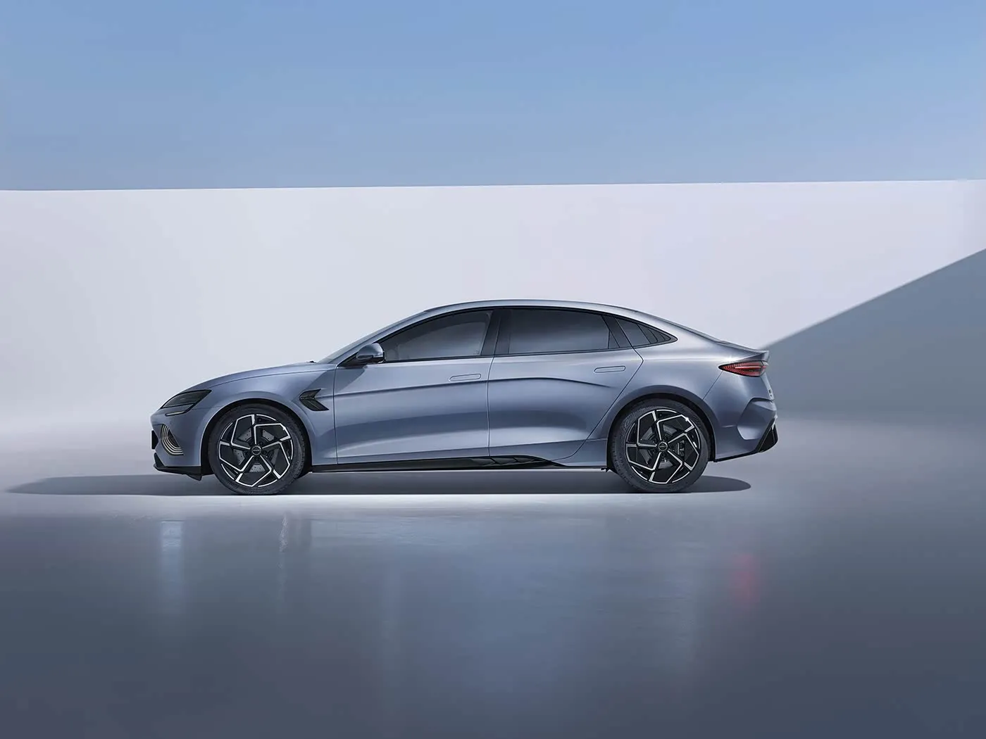 BYD Seal Smart Edition Elektrikli Sedan 600 AWD Hibrit Gelişmiş Sürüş Teknolojisi Premium Uzun Menzilli Yeni Enerji Aracı