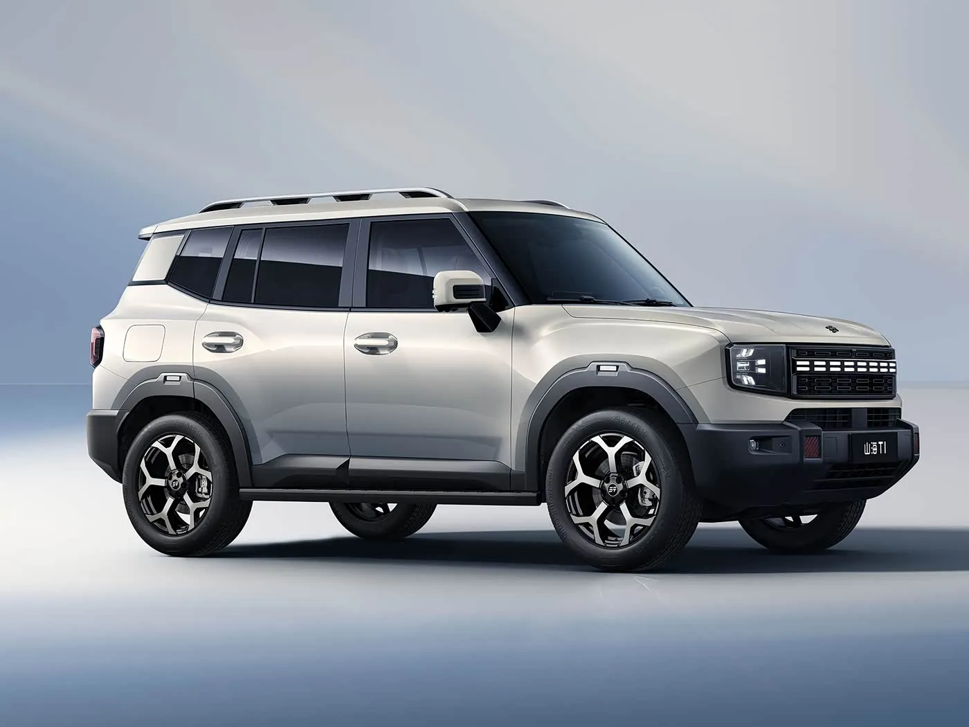 Jetour T1 SHANHAI Yeni Model Kompakt SUV Elektrikli PHEV Eklentisi Hibrit Otomatik Şanzıman Deri Koltuklar ACC Cruise FWD Euro VI Interio