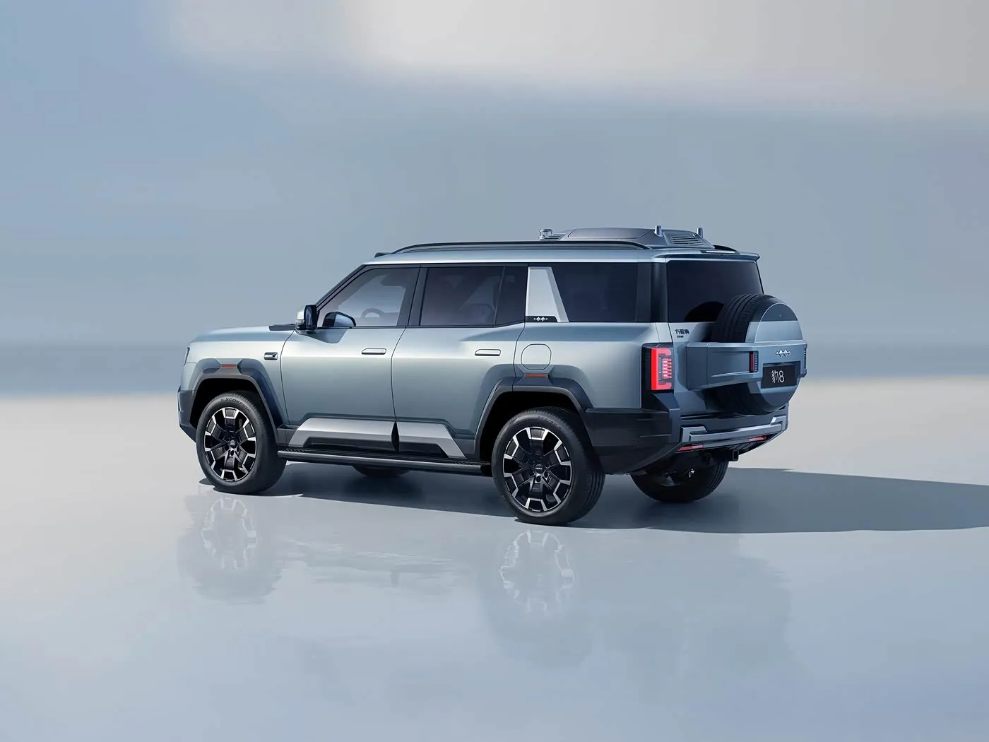BYD Leopard 8 Lüks PHEV SUV 505HP Gelişmiş Off-Road SUV 2.0T Bulut Şasi Teknolojisine Sahip Plug-in Hibrit Elektrikli SUV